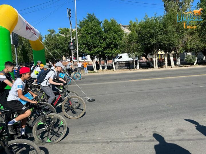 Жезқазғанда Мемлекеттік рәміздер күні веложарыспен атап өтілді