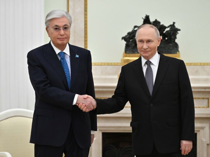 Президенты Казахстана и России провели неформальную встречу