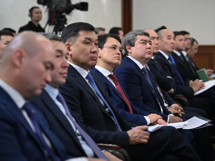 Қазақстанда жылына шамамен 100 миллион тонна мұнай өндіріледі