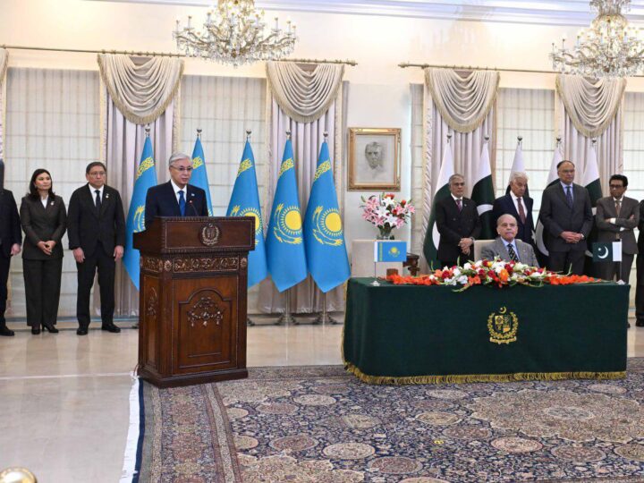 🇰🇿🇵🇰Мемлекет басшысы Пәкістан Премьер-министрі Шахбаз Шарифпен жүргізген келіссөздерінің қорытындысы бойынша БАҚ өкілдерінің алдында сөз сөйледі