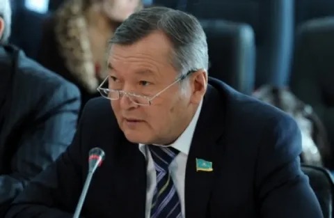 Белгілі заңгер зиянды өтеу құқығын тікелей Конституцияда бекіту туралы ұсынысты қолдады