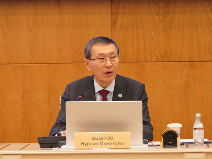 Референдум күні әр екі сағат сайын дауыс беру барысы туралы ақпарат беріліп отырады