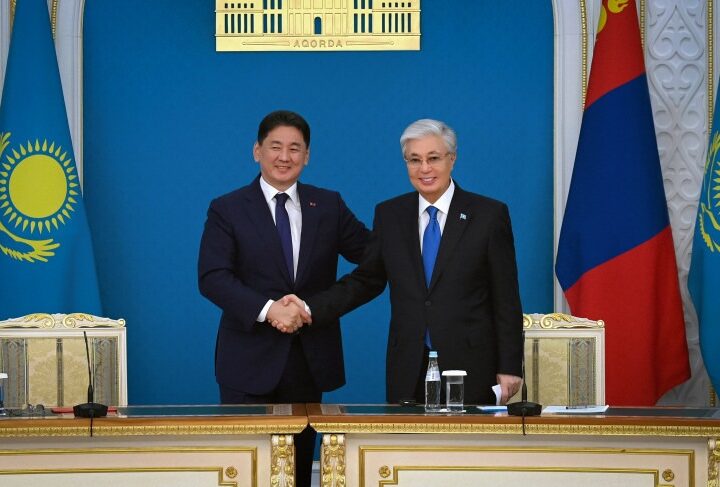 Президенты Казахстан и Монголии провели совместный брифинг для представителей СМИ