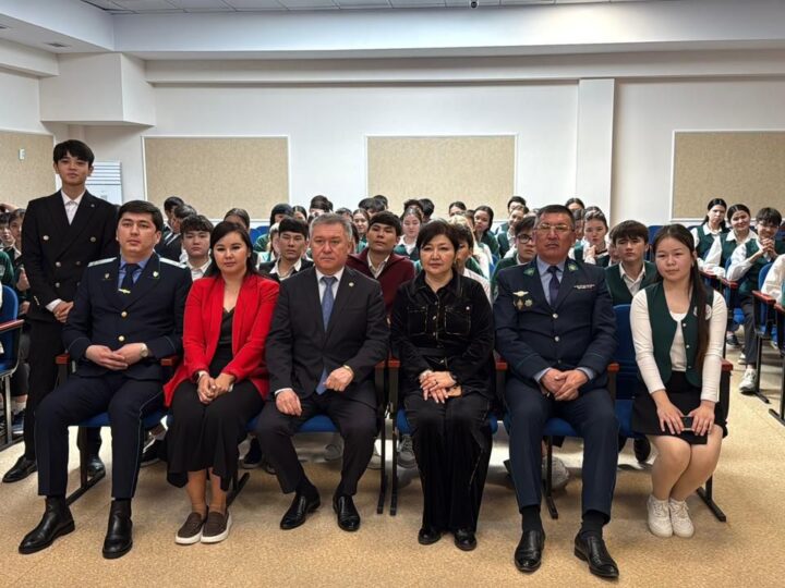 Құқықтық сауаттылық – қауіпсіздік кепілі: Ұлытауда оқушылар арасында дебат өтті