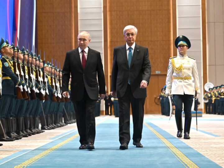 әуелсіздік сарайында Қазақстанға мемлекеттік сапармен келген Ресей Федерациясының Президенті Владимир Путинді салтанатты қарсы алу рәсімі өтті