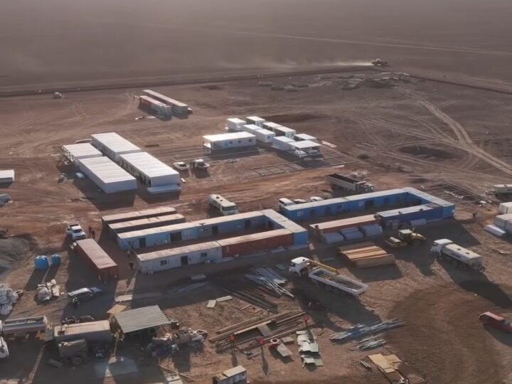 Ұлытау облысының әкімі Есет Байкен Жаңаарқа ауданына жұмыс сапарында «Қарағанды–Жезқазған» автожолының реконструкция жұмыстарының барысын бақылап, ауданның әлеуметтік маңызы бар нысандарының жұмысымен танысты.